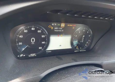 2017 Volvo Xc90 T6 Momentum z USA, uszkodzony, nr VIN YV4A22PK8H1180672